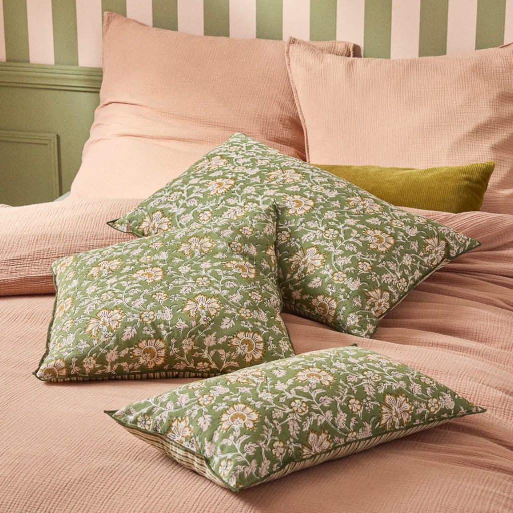 chambre adulte vert et rose