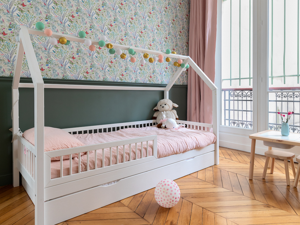 chambre enfant avec lit cabane