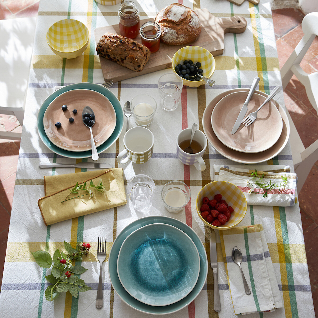 décoration table colorée