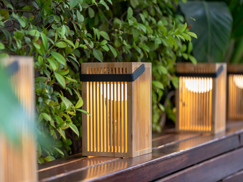 lanterne solaire en bois