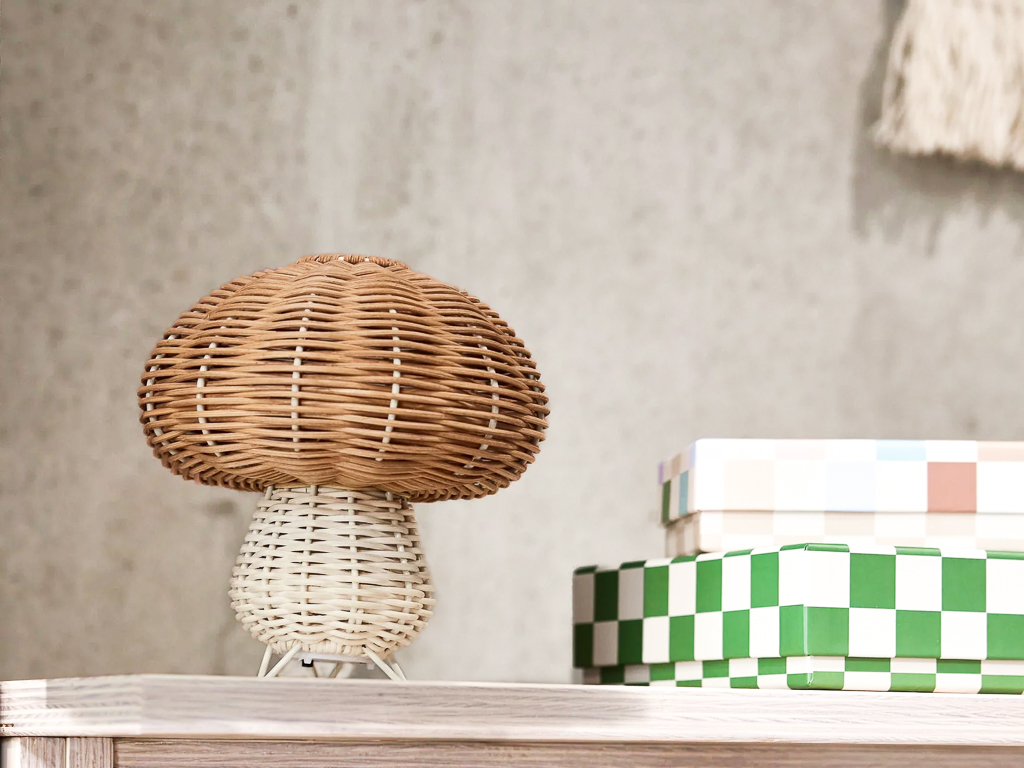 lampe en rotin enfant en forme de champignon