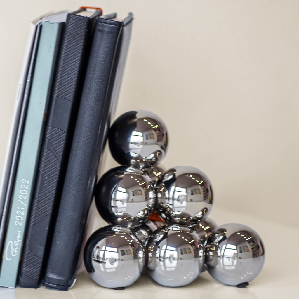 serre-livres design en chrome