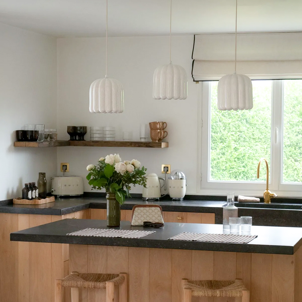 suspension cannelée en porcelaine blanche