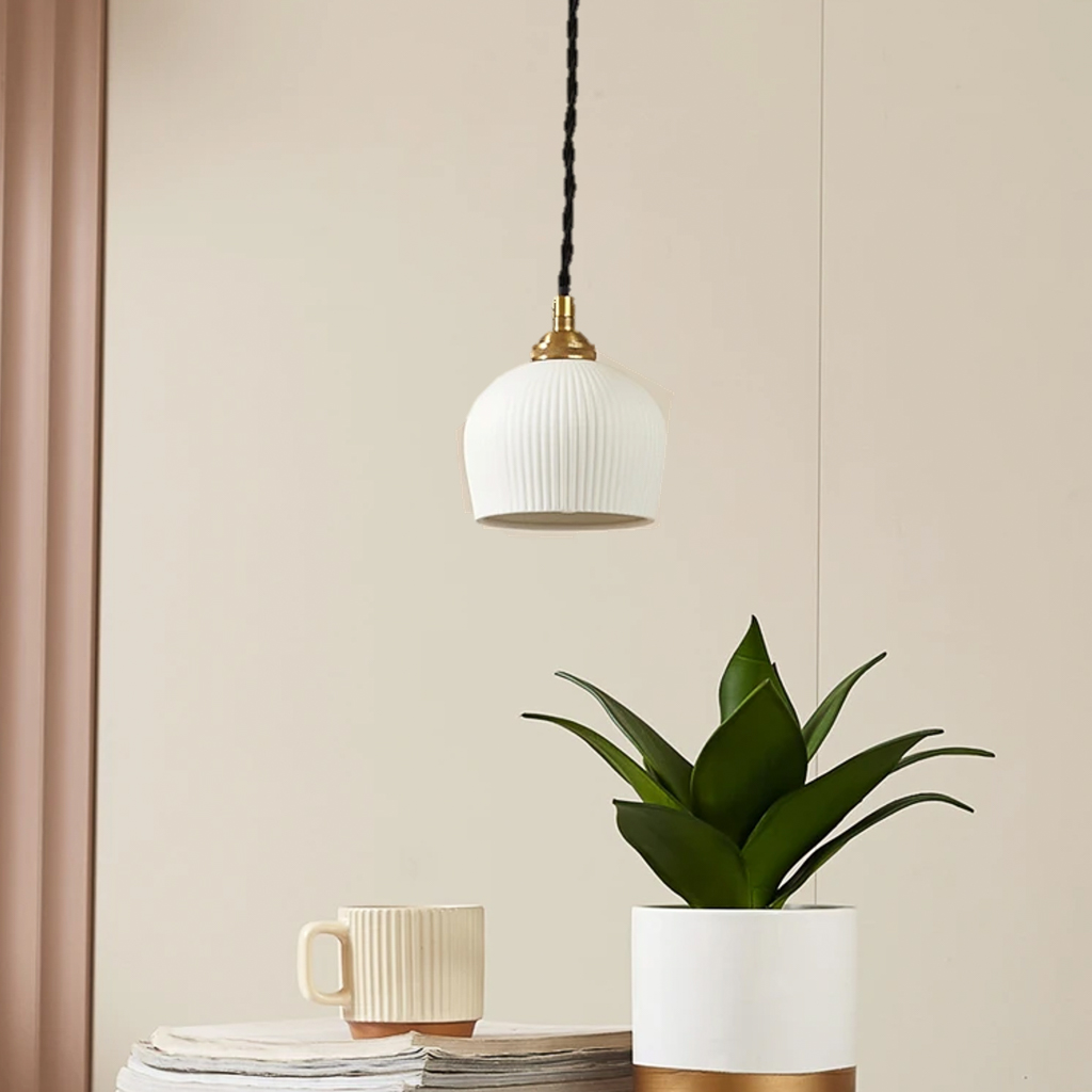 suspension striée en porcelaine blanche