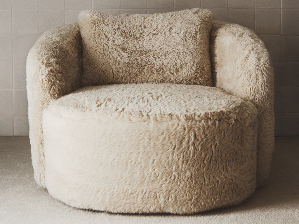 fauteuil en fausse fourrure