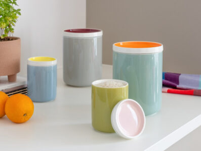 bocal en porcelaine colorée