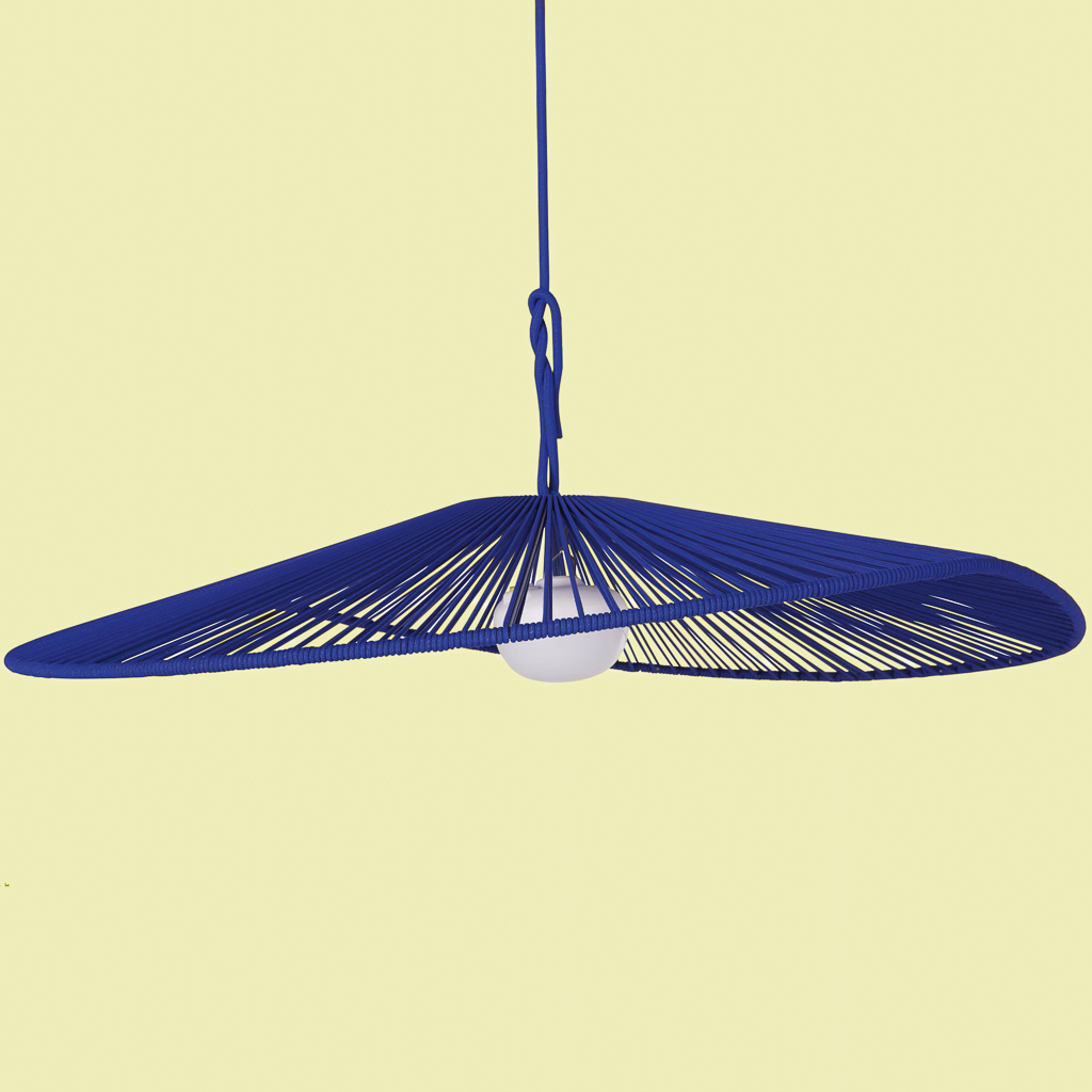 suspension extérieur bleu klein