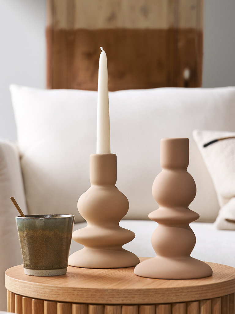 bougeoirs en grès beige