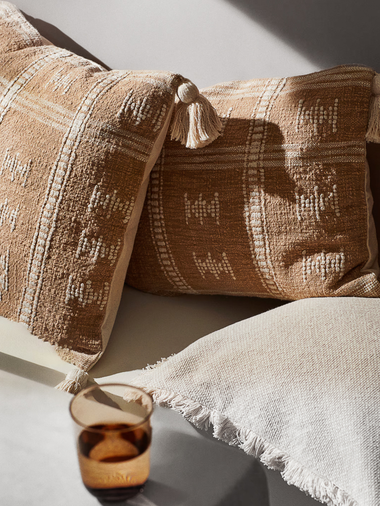 coussin ethnique chic marron
