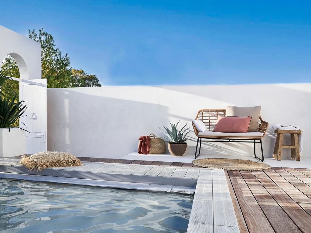 patio avec piscine décoration bohème
