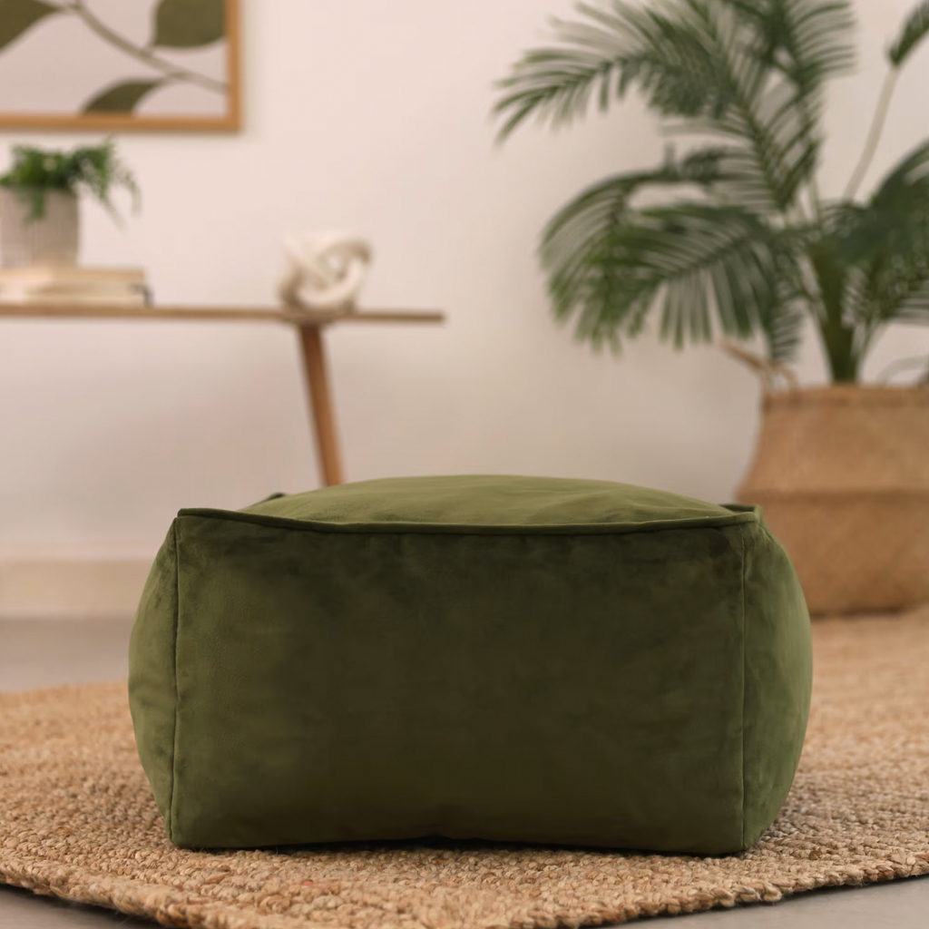 pouf en velours vert olive