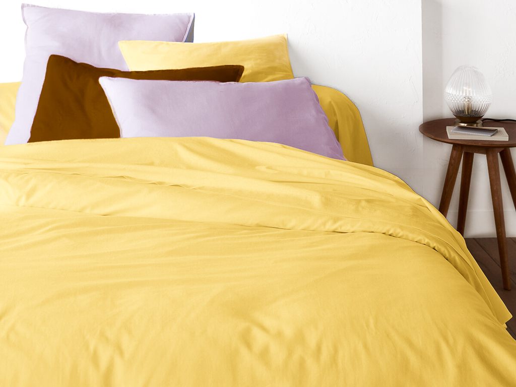 décoration jaune citron, lilas et brun