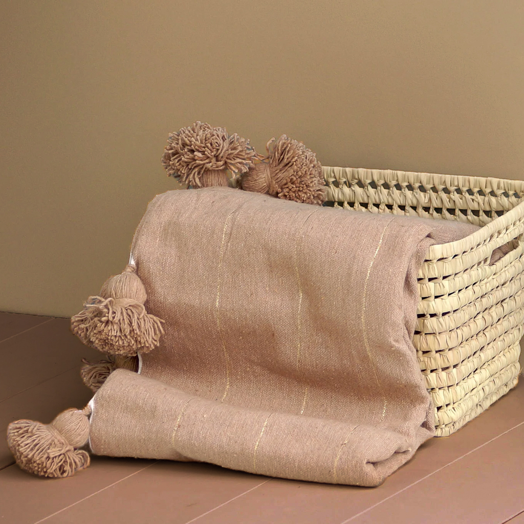 couverture marocaine à pompons