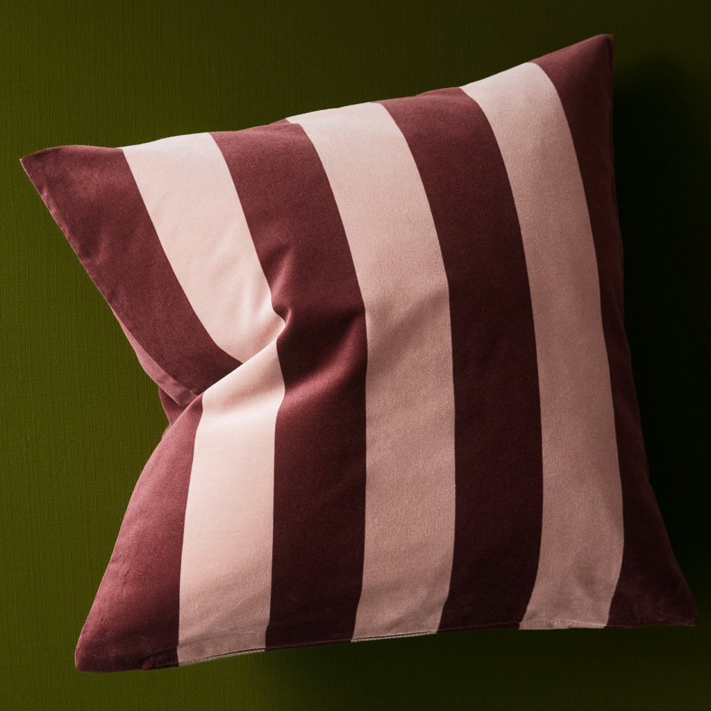 coussin rayé rose et bordeaux