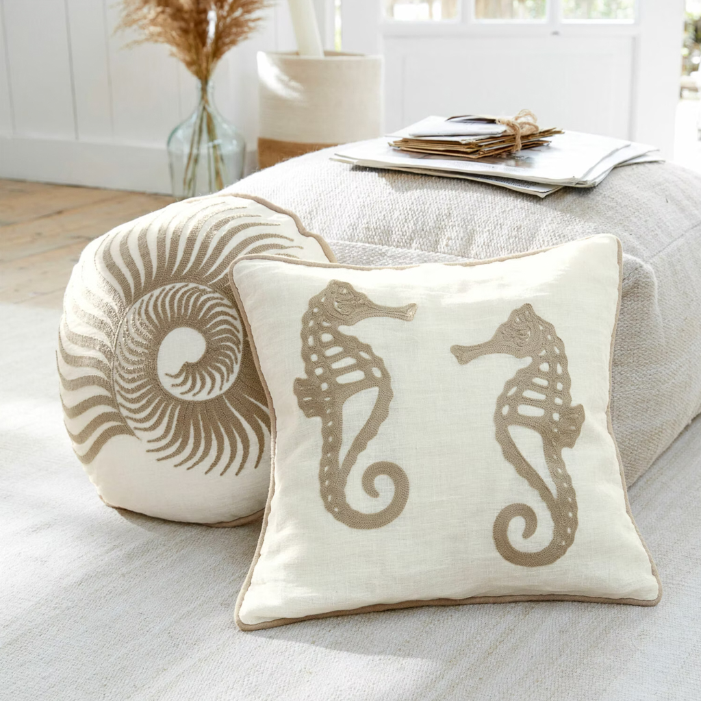 coussin coquillage et coussin hippocampe