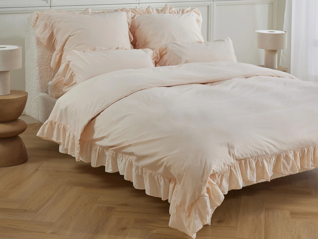 linge de lit à volants