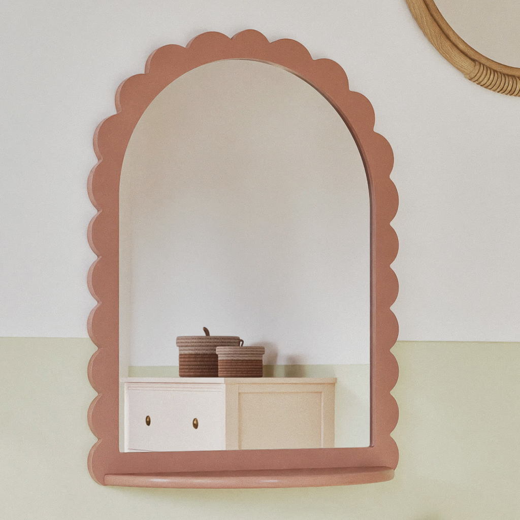 miroir rose festonné avec étagère pour enfant
