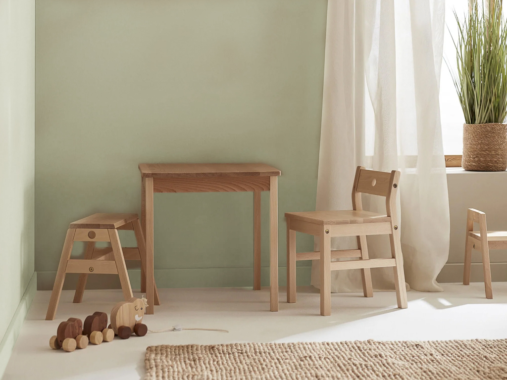 table a dessin maternelle en bois