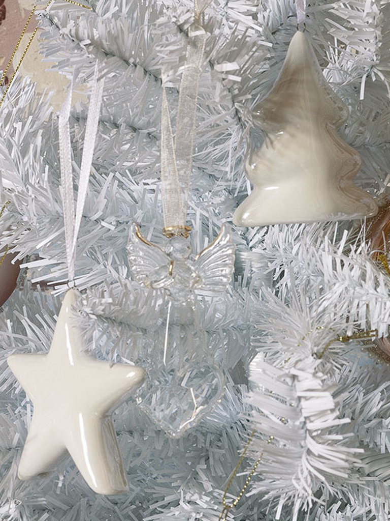 boules de noël en céramique blanche