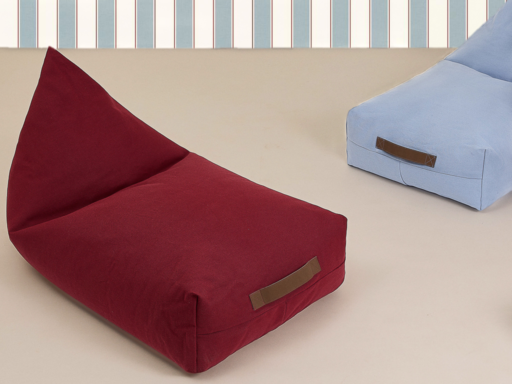 chambre enfant beige rouge bleu