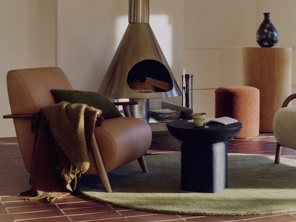 décoration intérieur caramel, vert olive et bleu paon