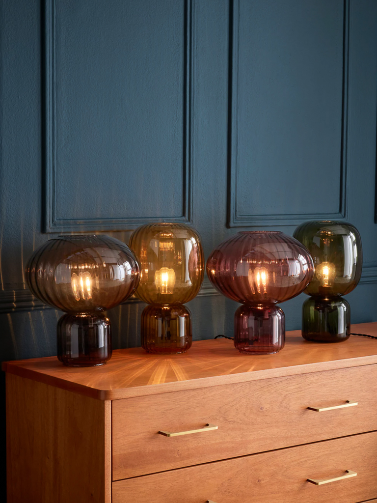 décoration intérieur caramel, vert olive et bleu paon