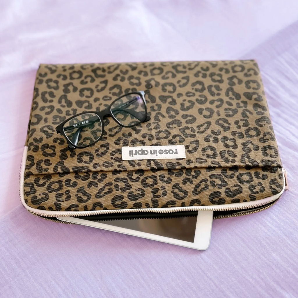 idée cadeau fille ado housse ordinateur léopard