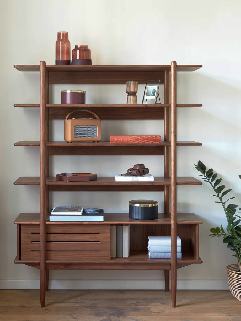 salon coloré mid century modern