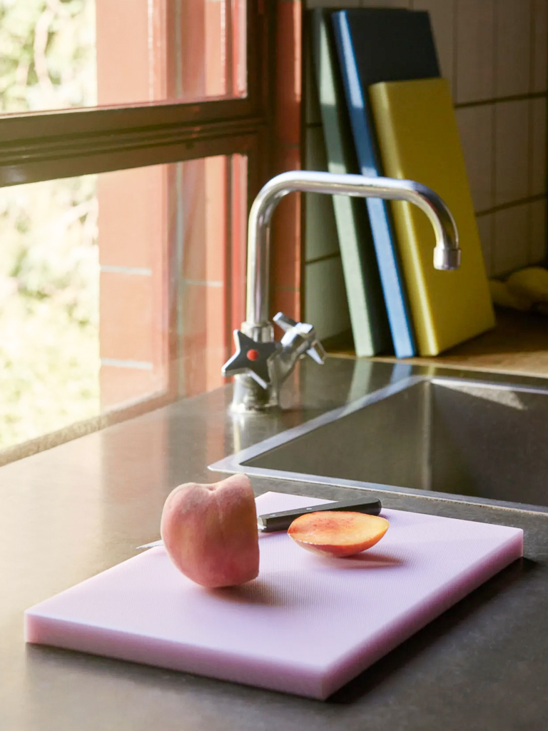 planche à découper lilas