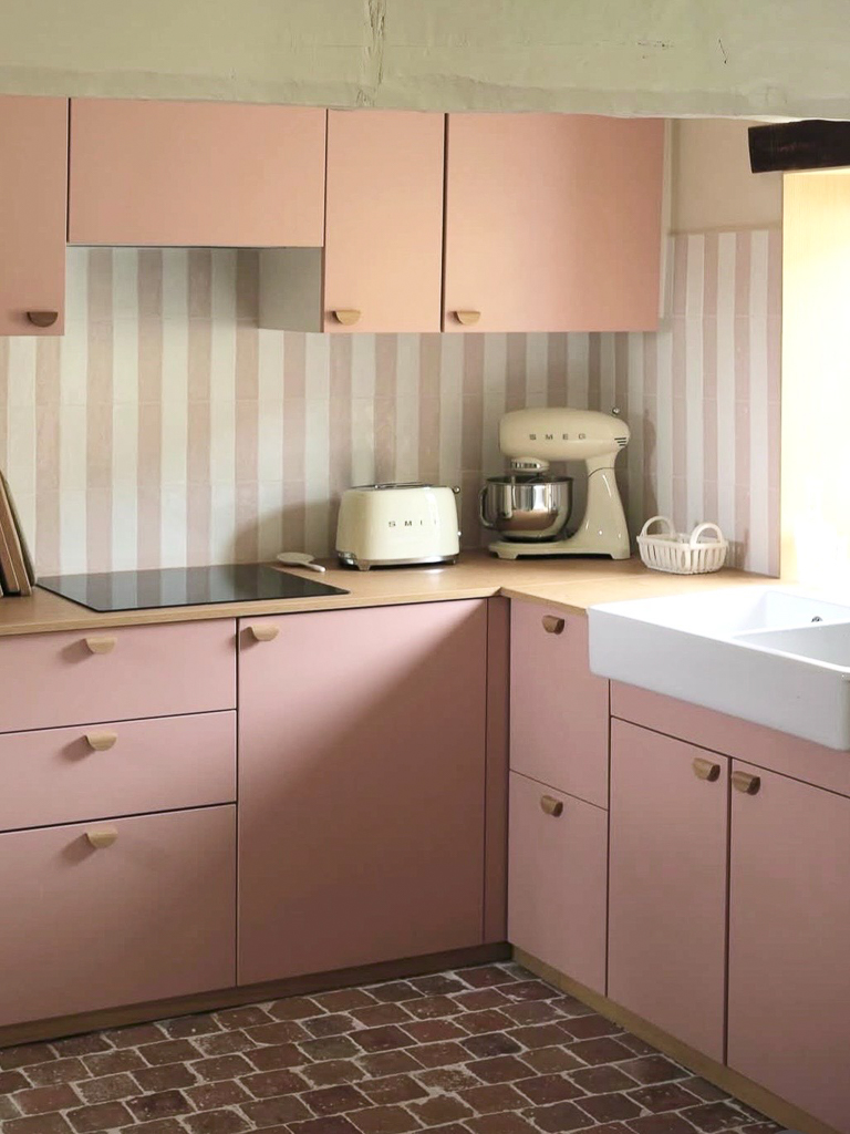 carrelage à rayures verticales cuisine