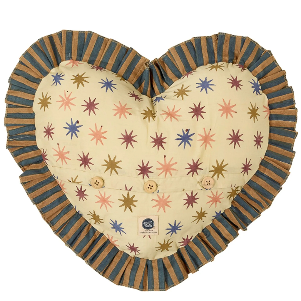 idée cadeau femme coussin coeur à volants