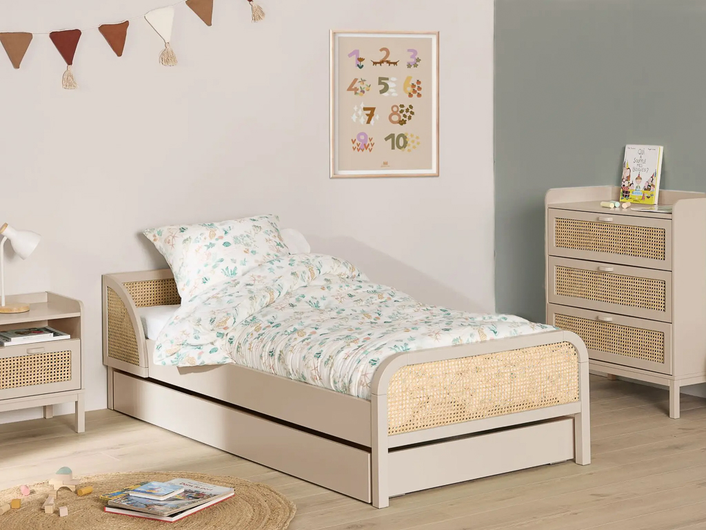 chambre enfant beige et vert sauge