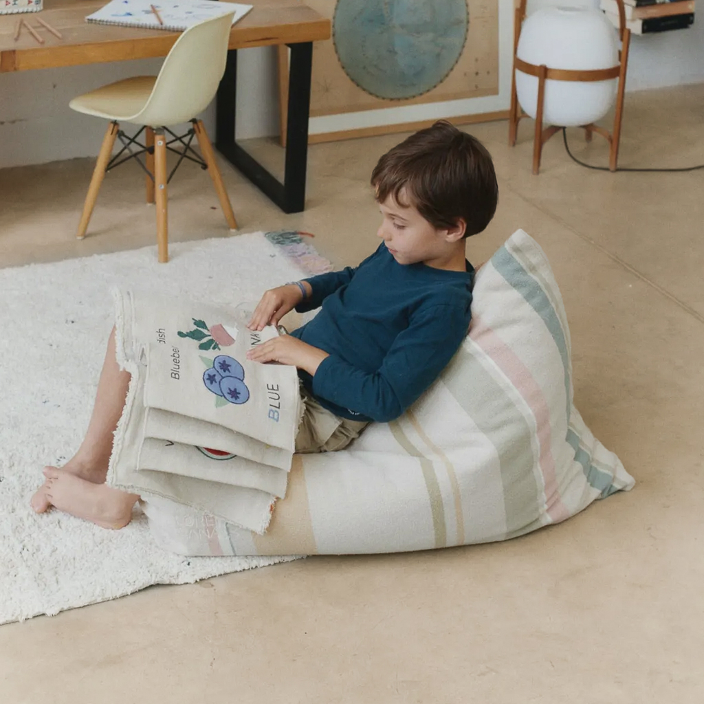chambre enfant beige et vert sauge