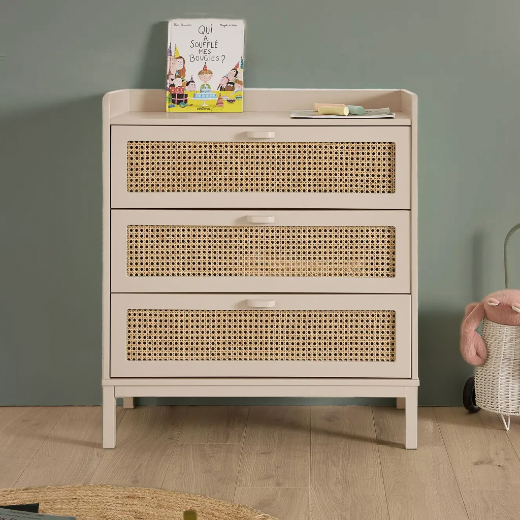chambre enfant beige et vert sauge