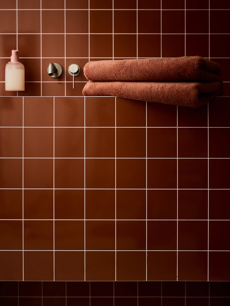 salle de bain terracotta et rose